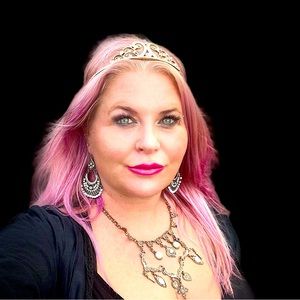 Meet your Posher, Ta’sa